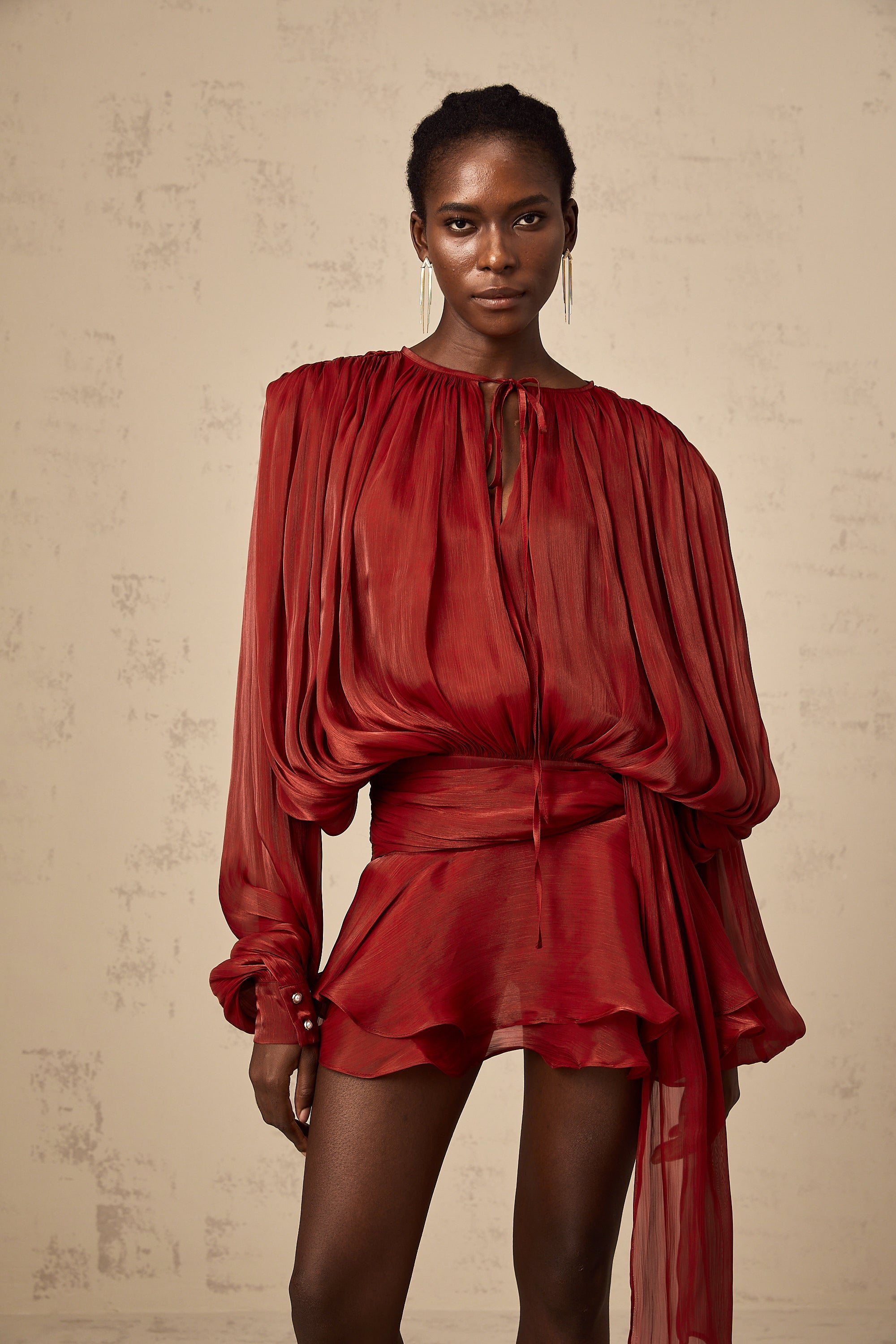 Ella - Robe Mini Volante à Plis Pleins Eugénie Rouge