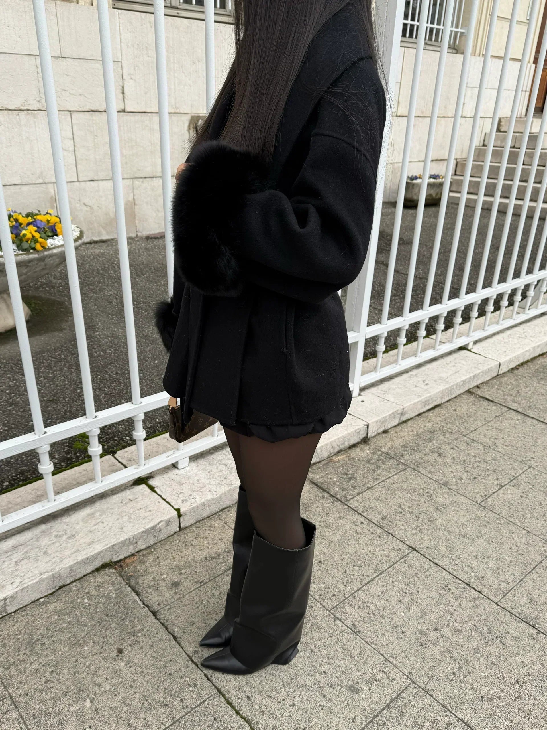 Bellavène – Manteau avec ceinture en fausse fourrure