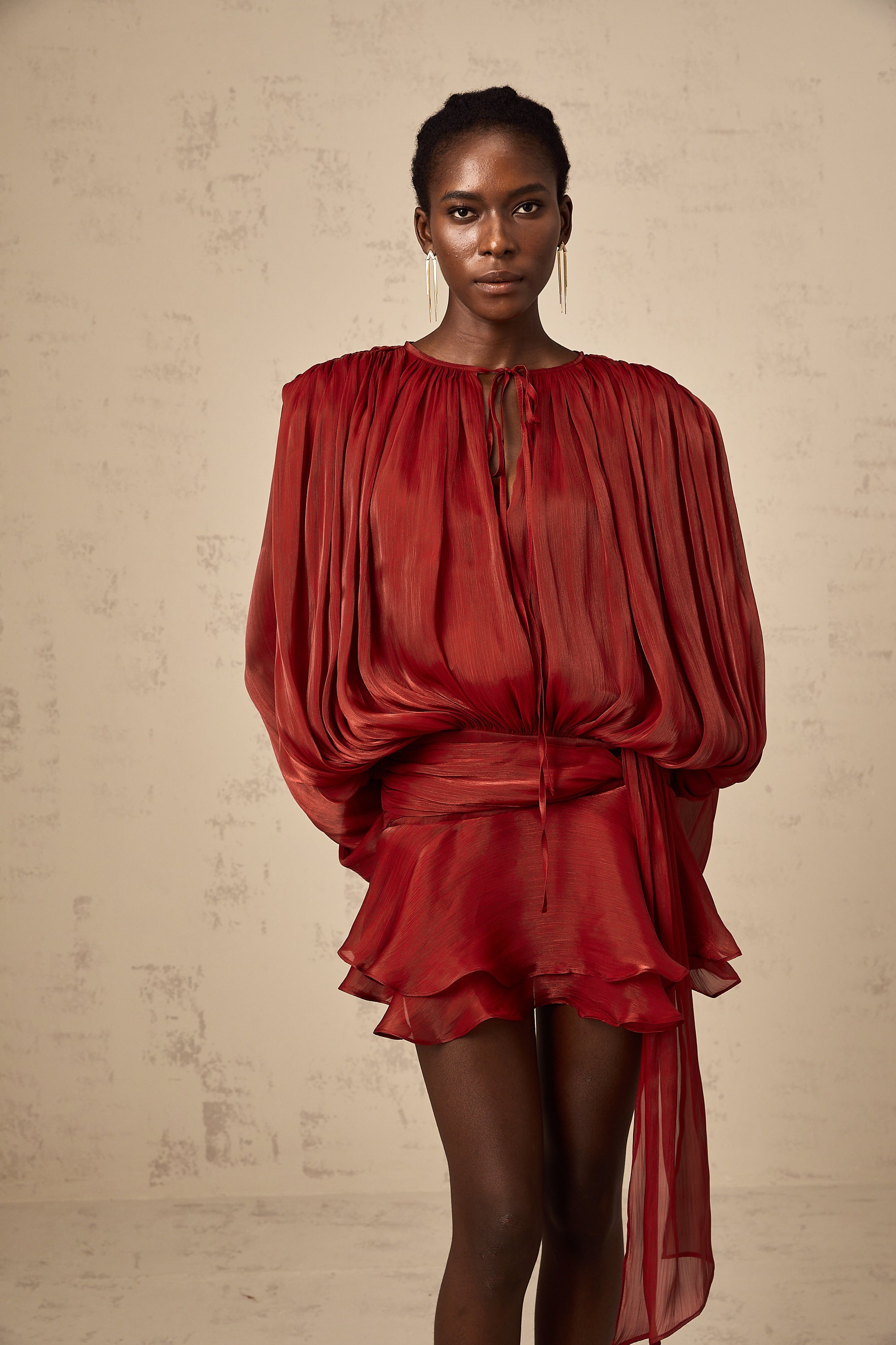 Ella - Robe Mini Volante à Plis Pleins Eugénie Rouge