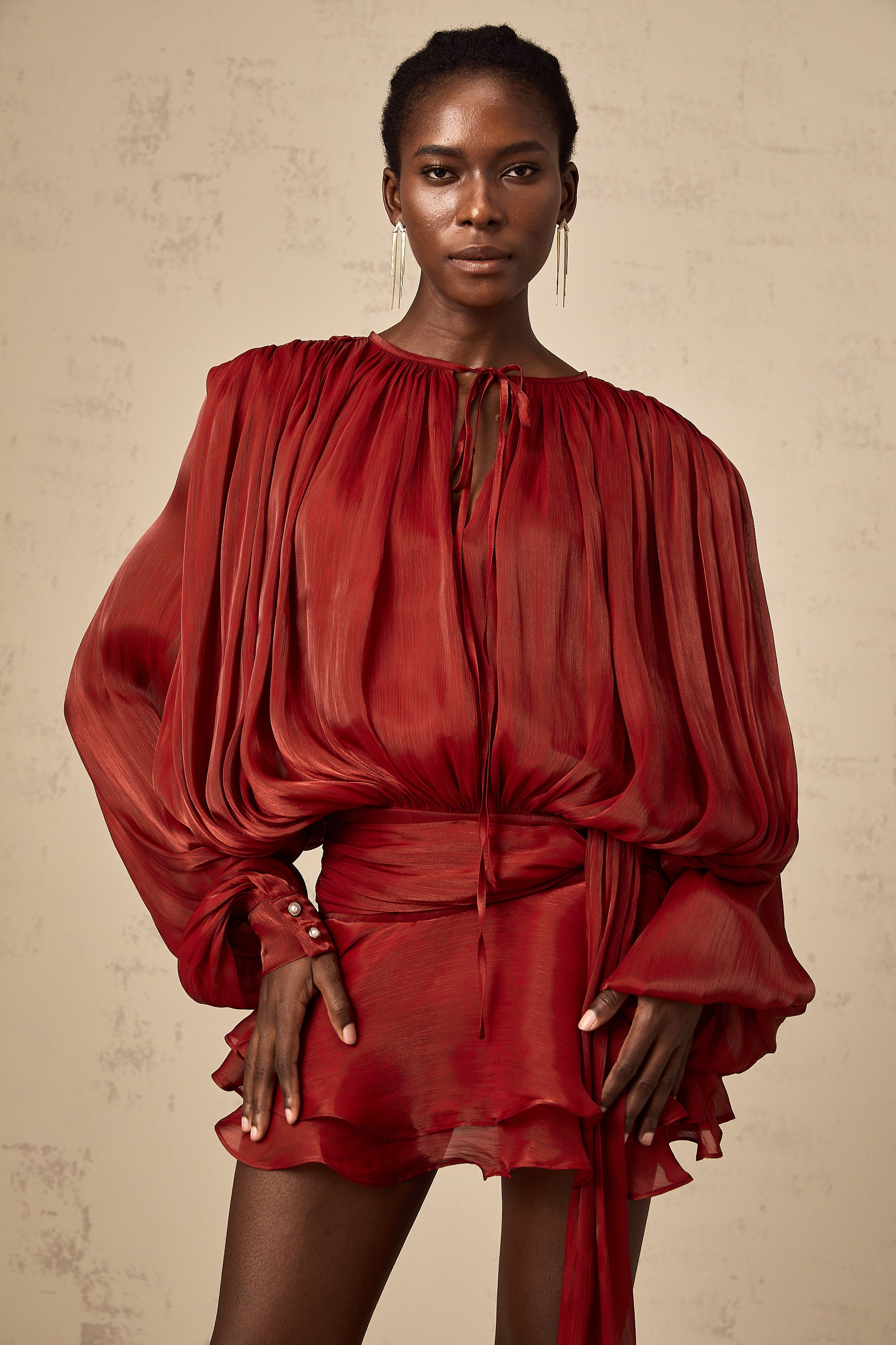 Ella - Robe Mini Volante à Plis Pleins Eugénie Rouge