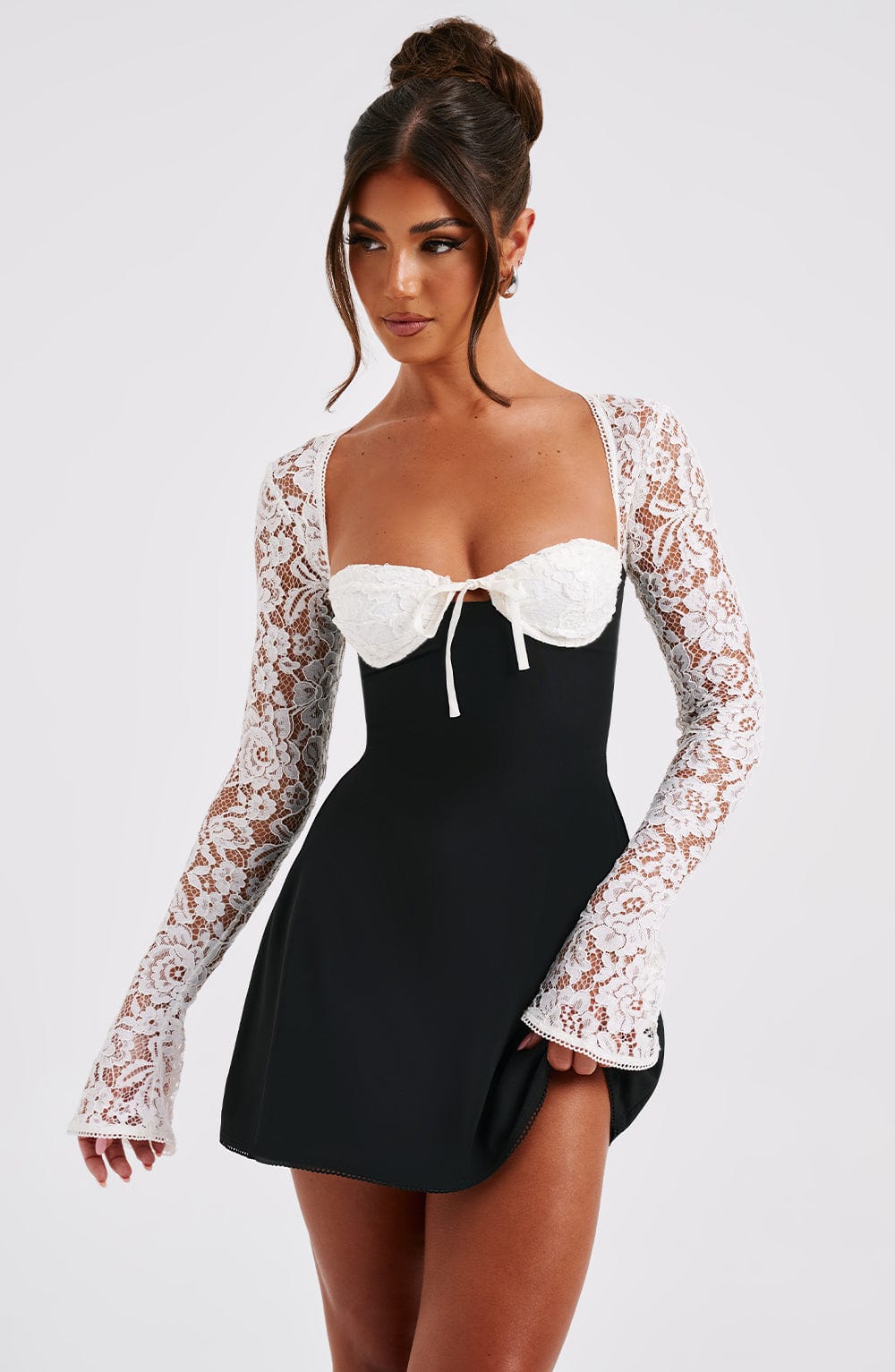 ALIX | ROBE COURTE EN DENTELLE