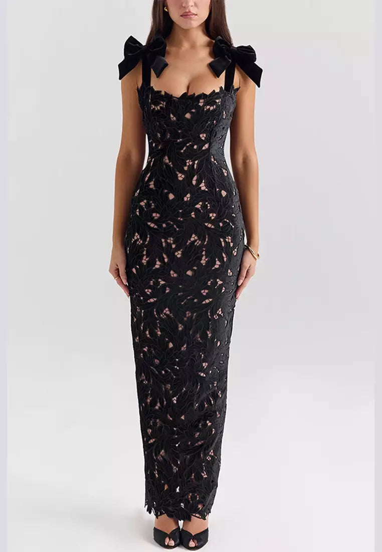 Veronica - Robe maxi avec bretelles en nœud et bords brodés